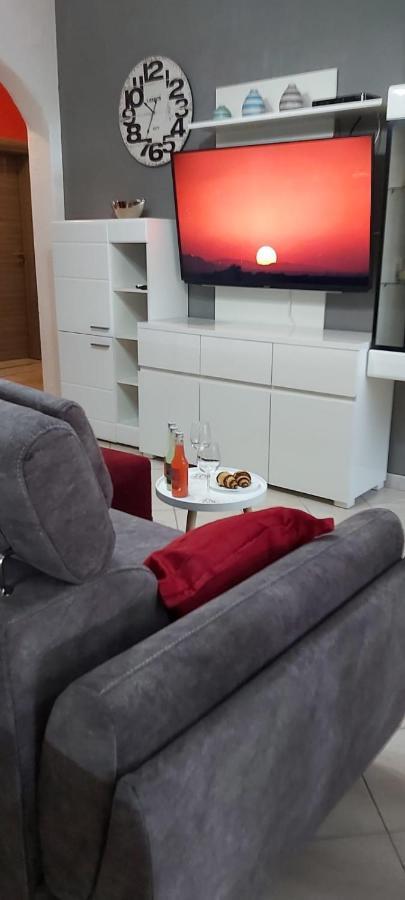 Apartment Vrljika,With Private Pool,Bikes,Garage 伊莫茨基 外观 照片